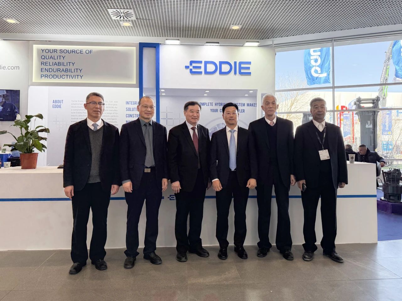 苏子孟会长等到访万向娱乐精密bauma 2025展台